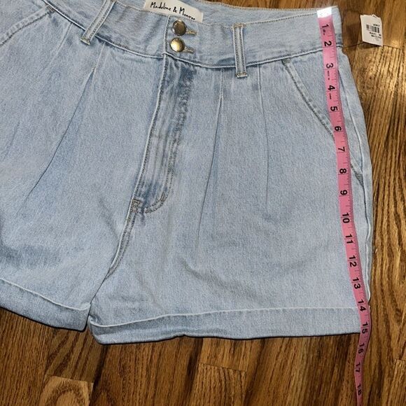 Madeline & Monroe Mom Paperbag Feather Shorts Denim size 31 (12) NWT - Picture 3 of 8
